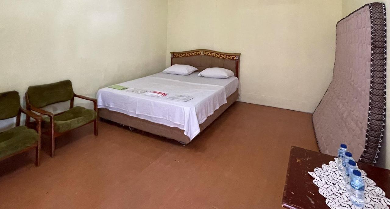 Valencia Homestay Redpartner Парапат Экстерьер фото
