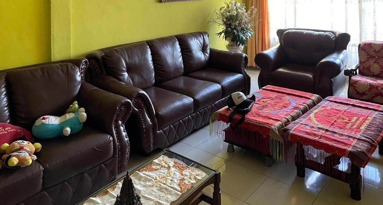 Valencia Homestay Redpartner Парапат Экстерьер фото